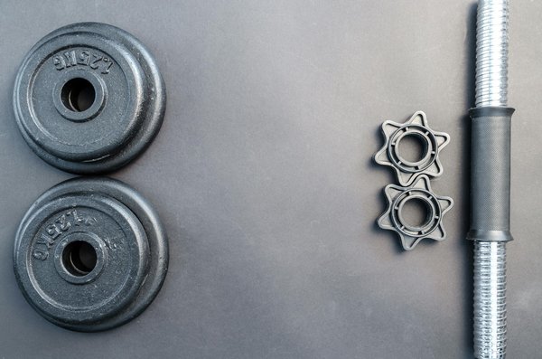 What are the key components of a successful sponsorship pitch for UK minor league football teams?